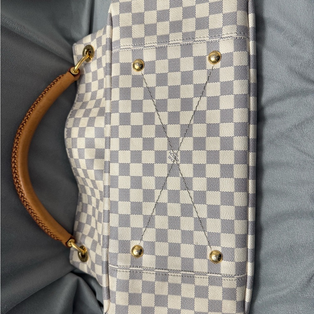 Authentic Louis Vuitton Artsy Damier Azur MM - Picture 15 of 15